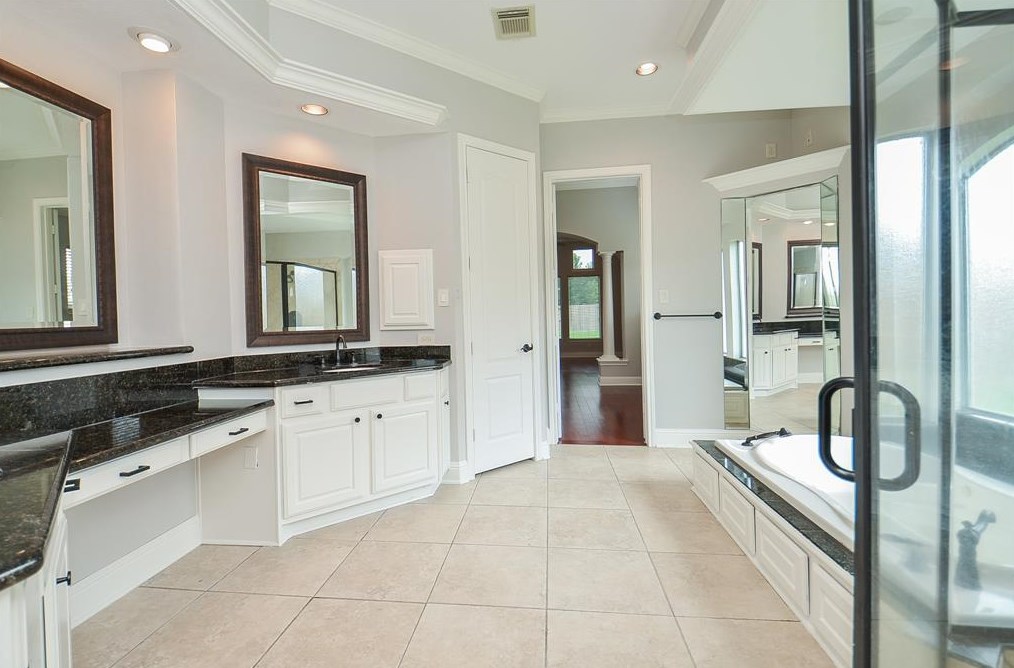 6106 Waterfall Trace Ln, Fulshear TX 77441-2062 exterior