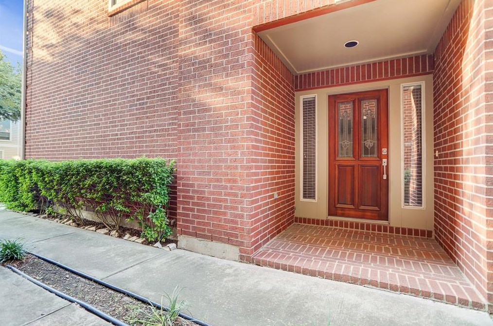 818 Heights Hollow Ln, Houston TX  77007-7072 exterior