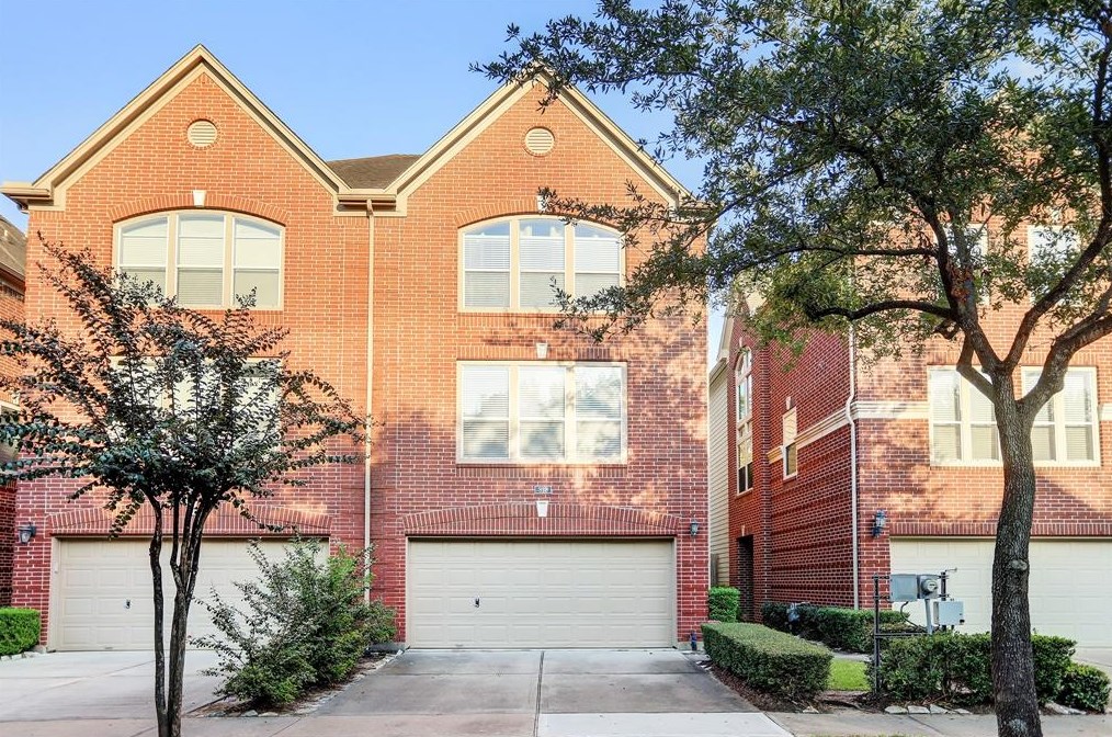 818 W Heights Hollow Ln, Houston, TX 77007