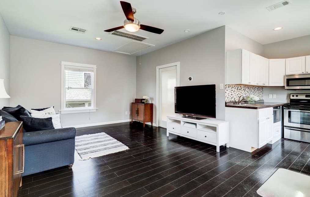 1018 Rutland St, Houston TX  77008-2557 exterior