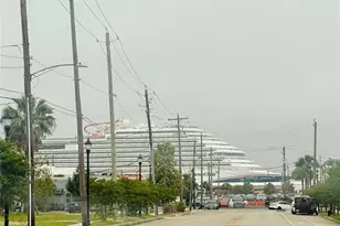 1010 27th St, Galveston, TX 77550 - Photo 4