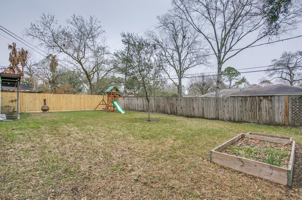 5434 Stillbrooke Dr, Houston TX  77096-5034 exterior