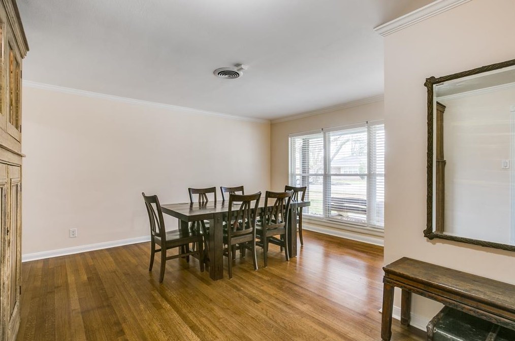 5434 Stillbrooke Dr, Houston TX  77096-5034 exterior