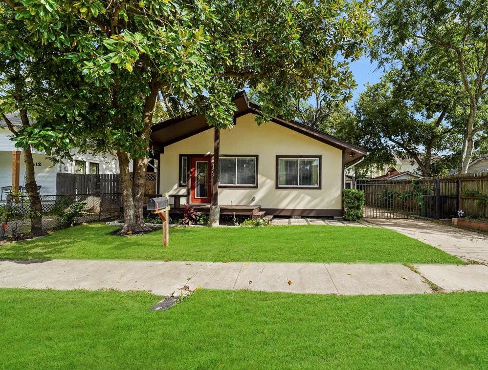 1508 Lawrence St, Houston, TX 77008-3834