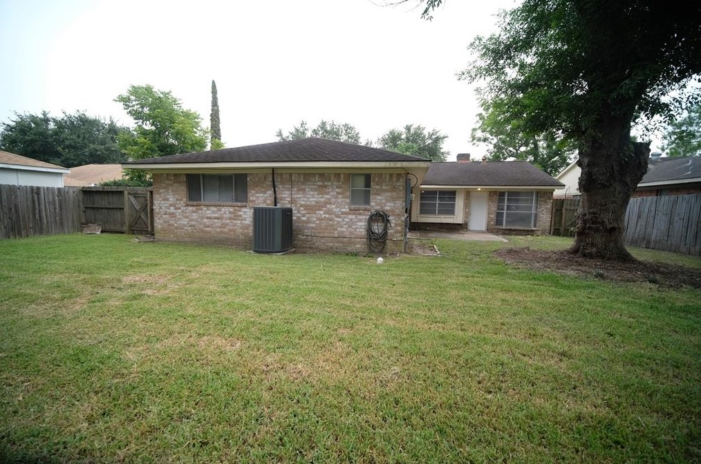 12510 Shannon Hl Dr, Houston TX  77099-1612 exterior