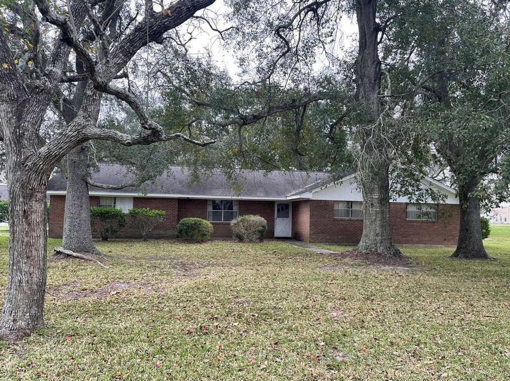 2453 Roy Rd #cr105, Pearland, TX 77581