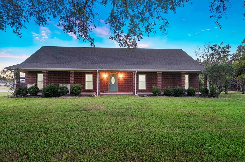 1226 Main St, Danbury, TX
