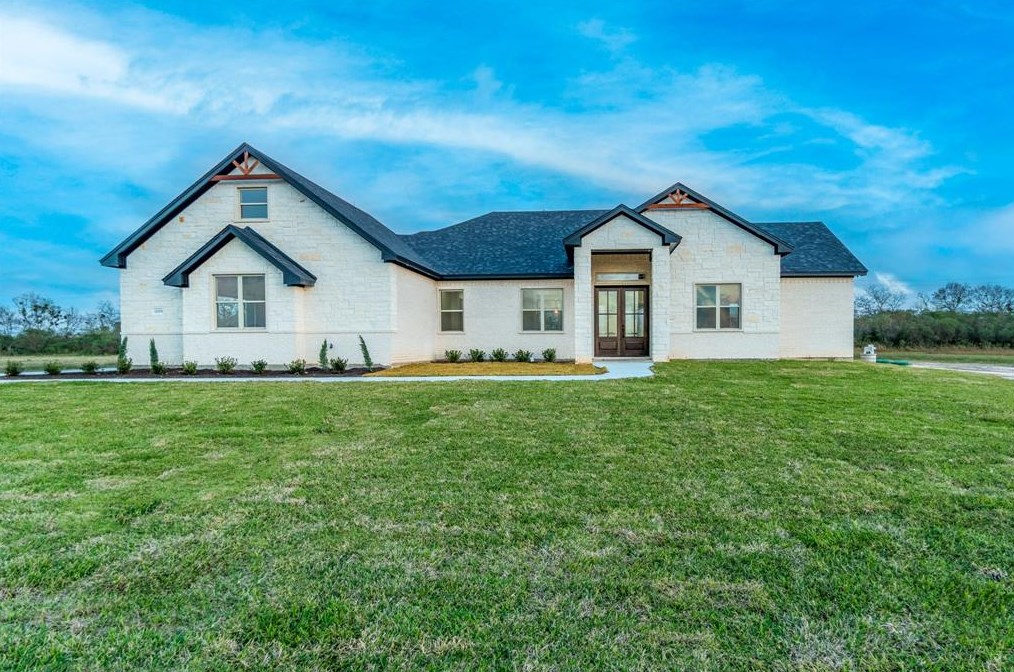 32819 Blue Crab Ct, Angleton, TX 77515
