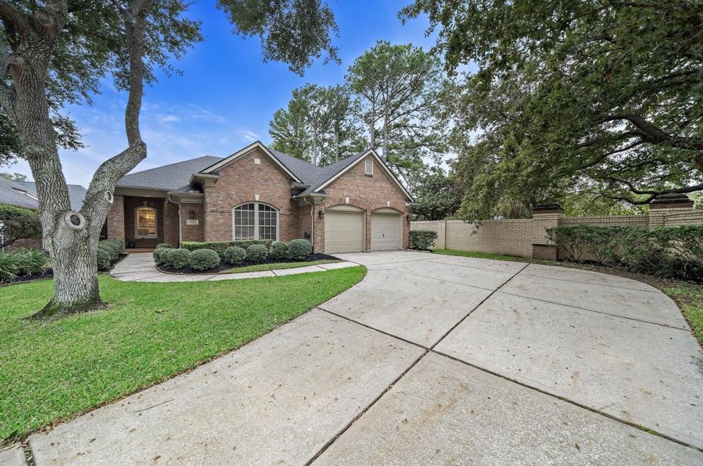 12915 Coralville Ct, Houston, TX 77041