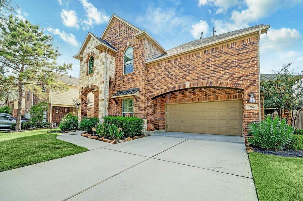 13723 Blue Orchid Ct, Houston, TX 77044