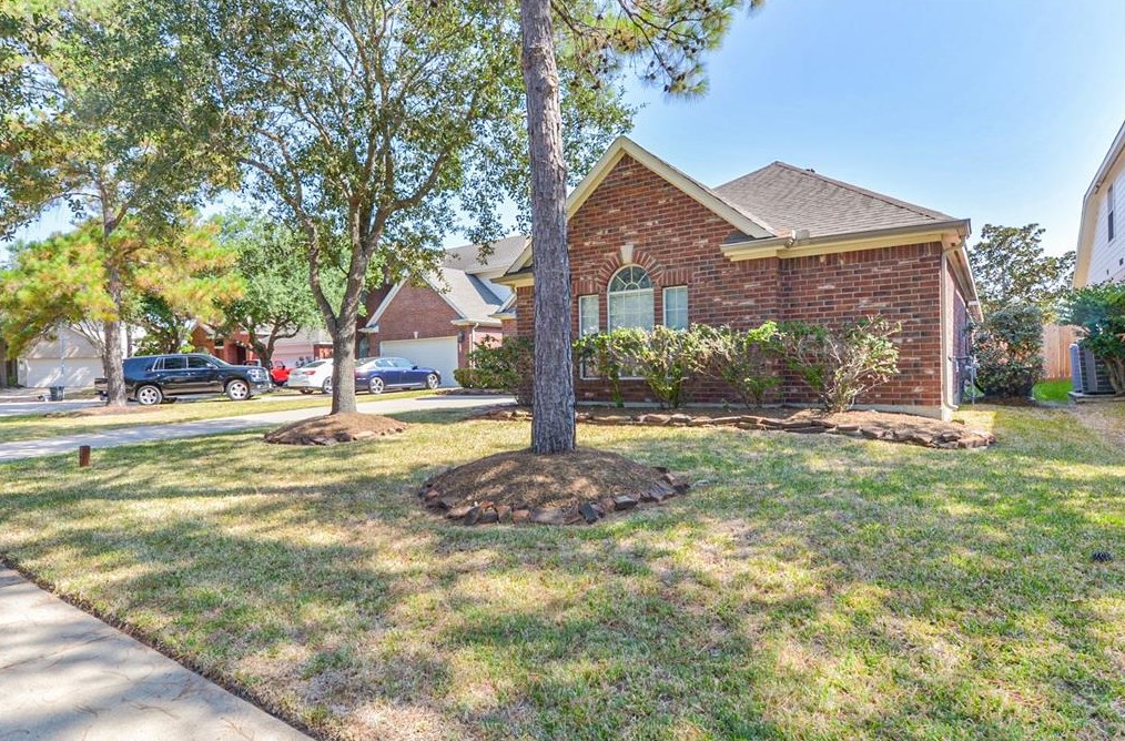 9726 Tucker Cypress Dr, Houston, TX 77095-5058