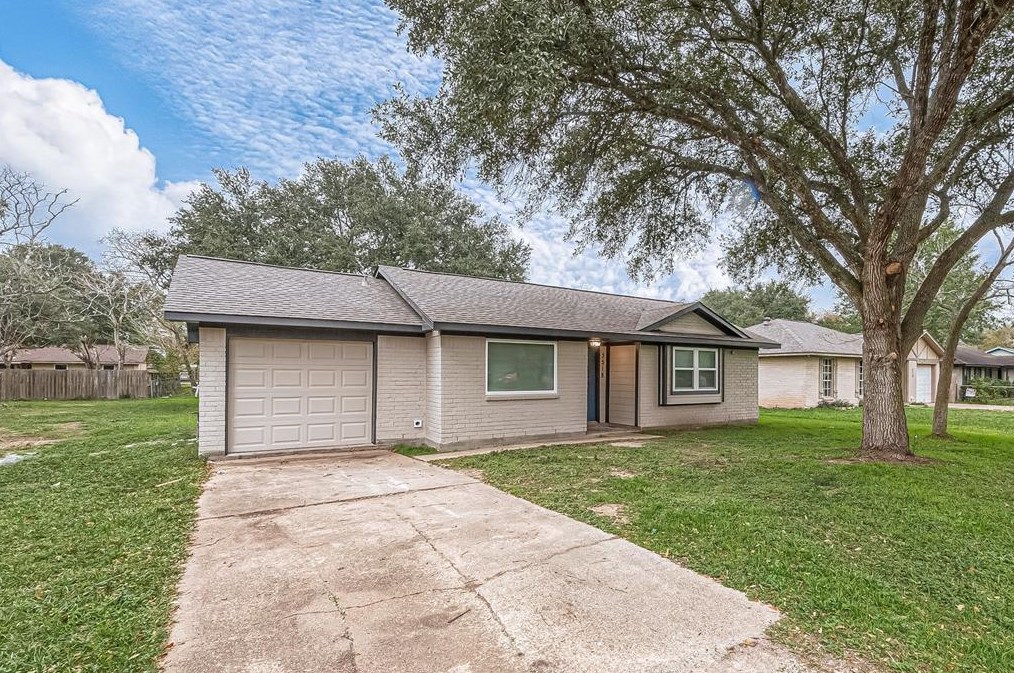 3518 Needville Ave, Needville, TX 77461