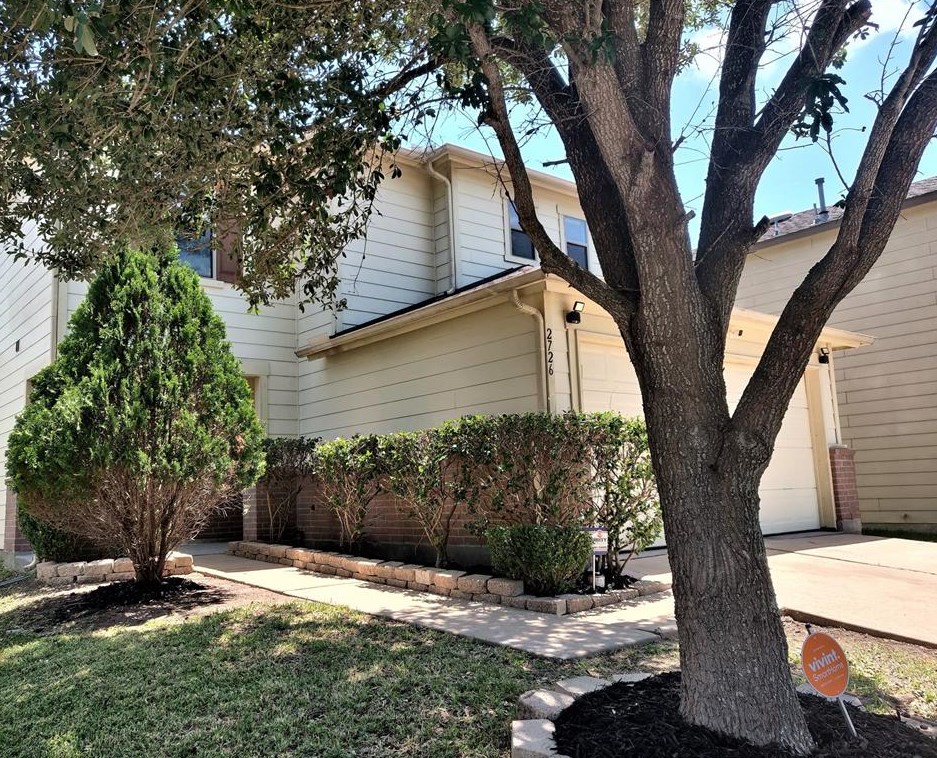2726 Skyview Grove Ct, Houston TX  77047-6816 exterior