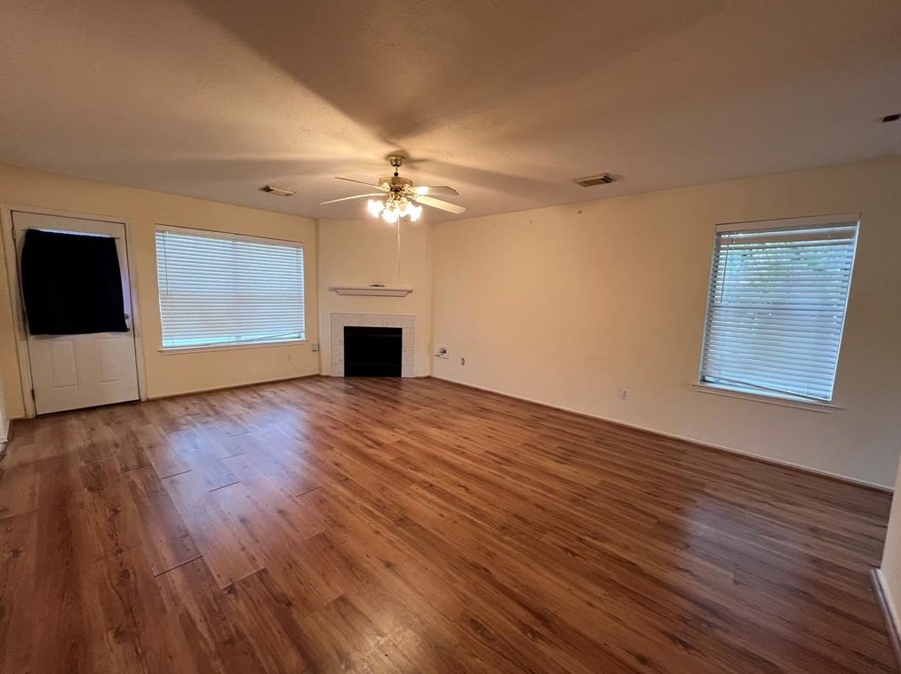 8202 Golf Green Cir, Houston TX  77036-4066 exterior