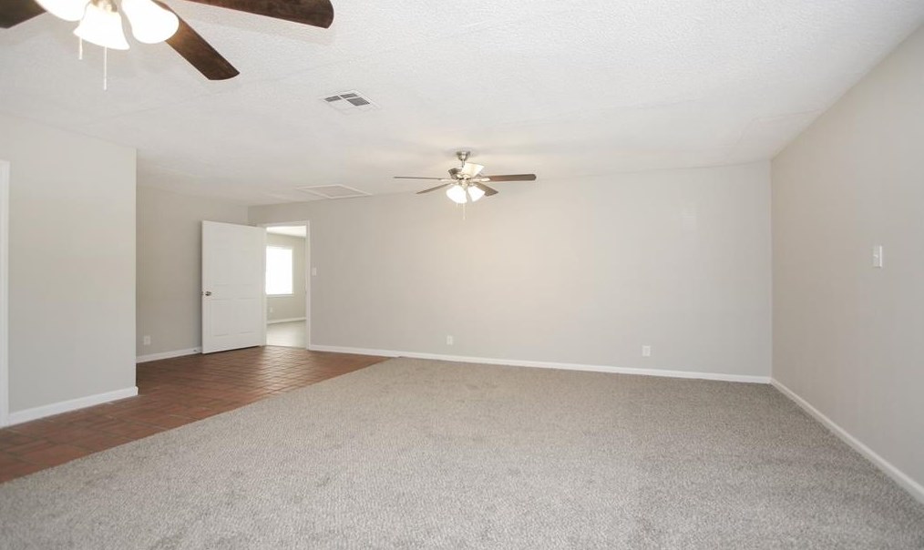 5215 Knightwood St, Houston, TX 77016