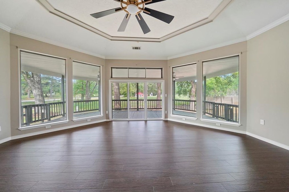 563 Brandon Rd, Conroe, TX 77302