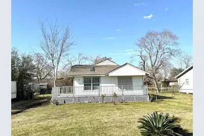 828 Easy Street, La Porte, TX 77571 - Photo 1