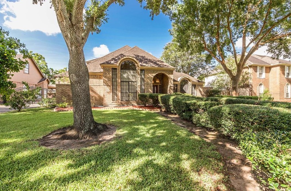 14407 Ardwell Dr, Sugar Land, TX 77498-5107