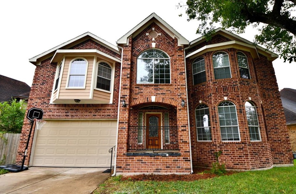 5211 Holly View Cir, Houston, TX 77091-2724