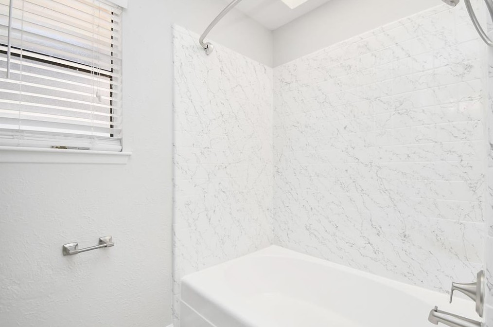 13406 Clarewood Dr, Houston TX 77081-5001 exterior