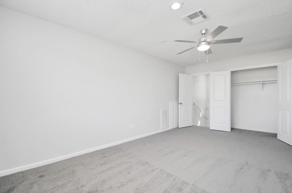 13406 Clarewood Dr, Houston TX 77081-5001 exterior