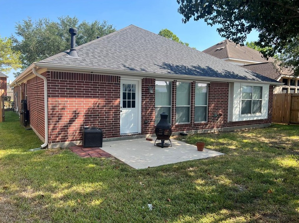 6527 Trenton Lake Ln, Houston, TX 77041-7312