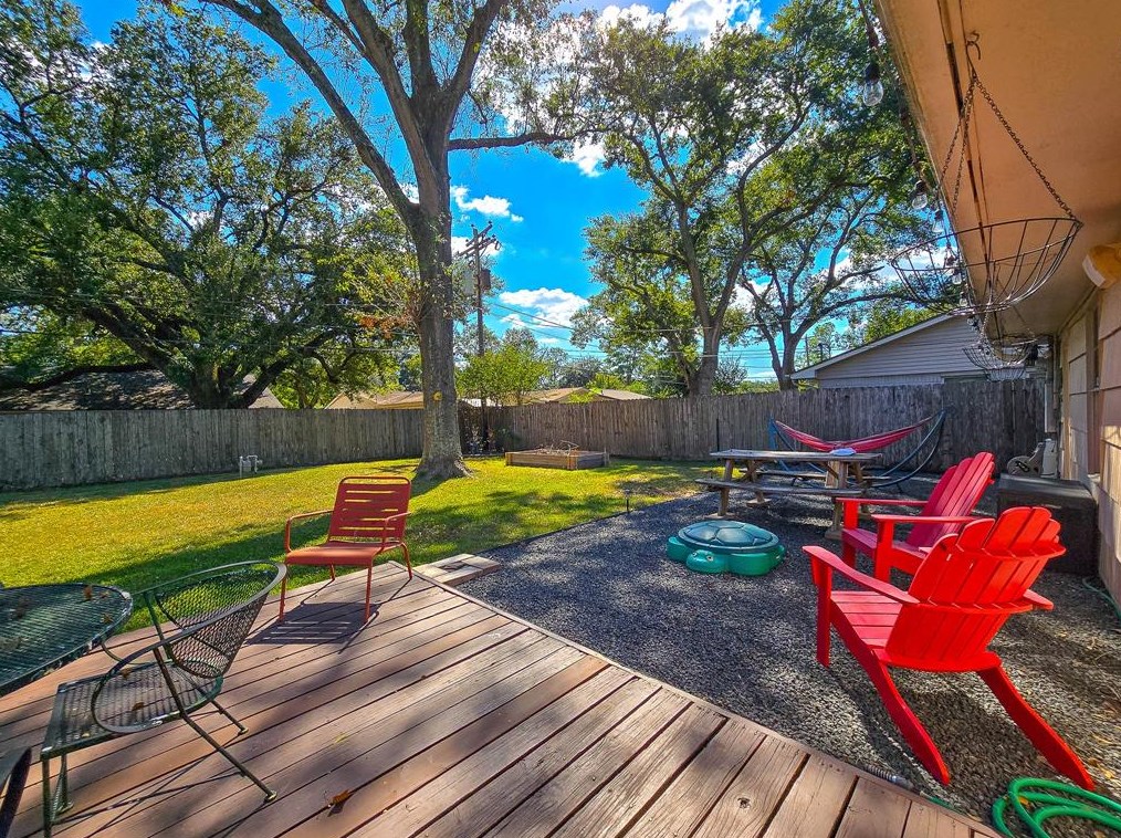 9507 Meadowbriar Ln, Houston, TX 77063-3812