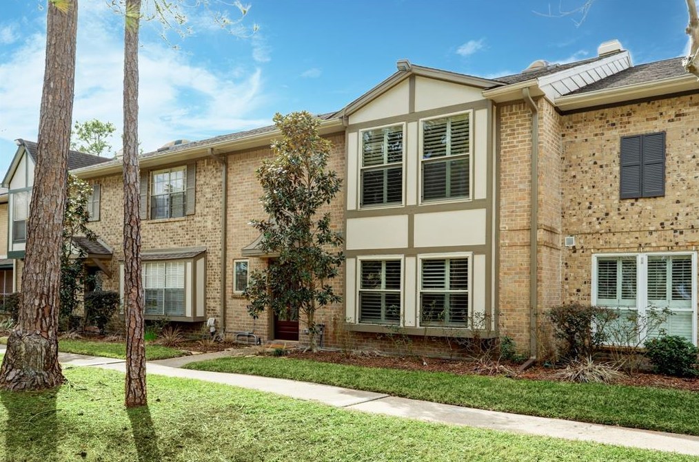 727 Bunker Hill Rd Apt 77, Houston, TX 77024