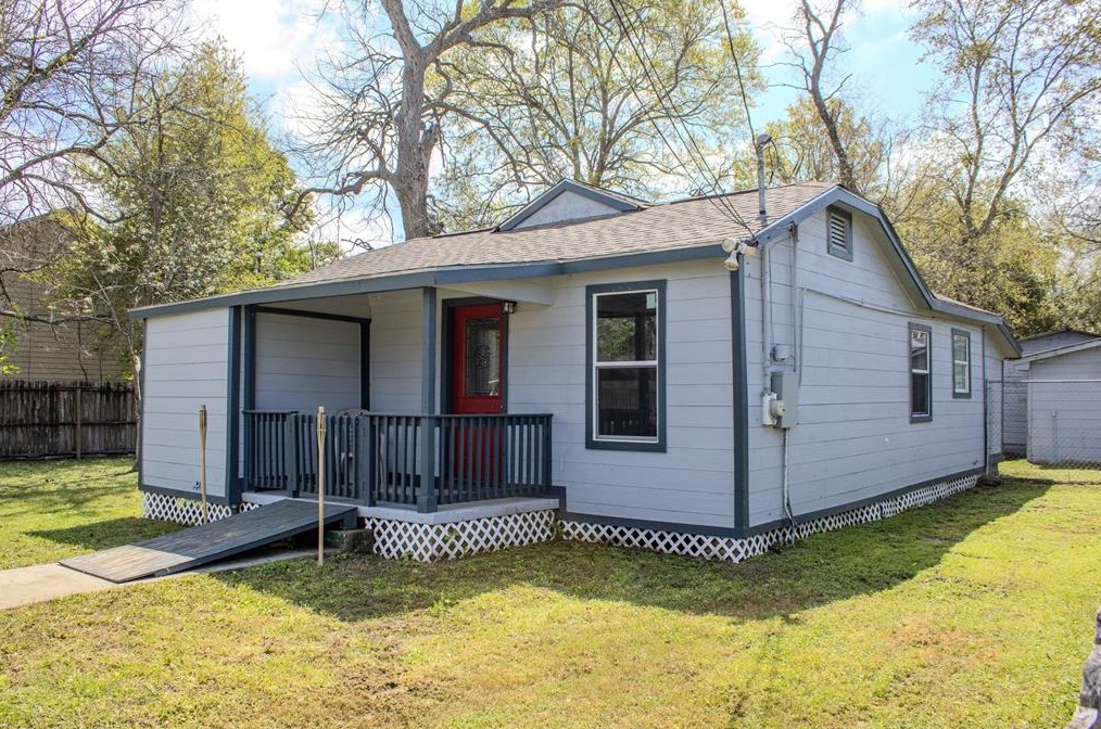 417 Aron St, Baytown, TX 77520-4821