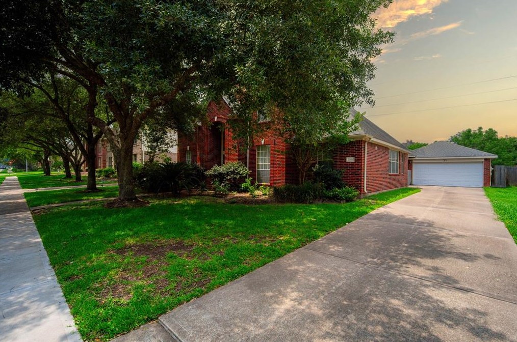 1518 Timber Creek Dr, Missouri City, TX 77459-4562
