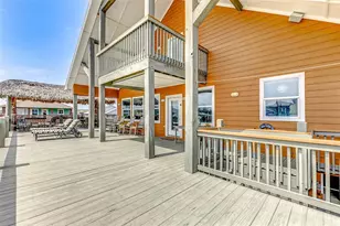 950 Seadrift Dr, Crystal Beach, TX 77650 - Photo 24