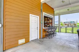 950 Seadrift Dr, Crystal Beach, TX 77650 - Photo 30