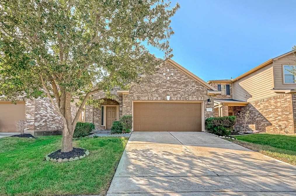 9210 Fuqua Breeze Dr, Houston, TX 77075-2074