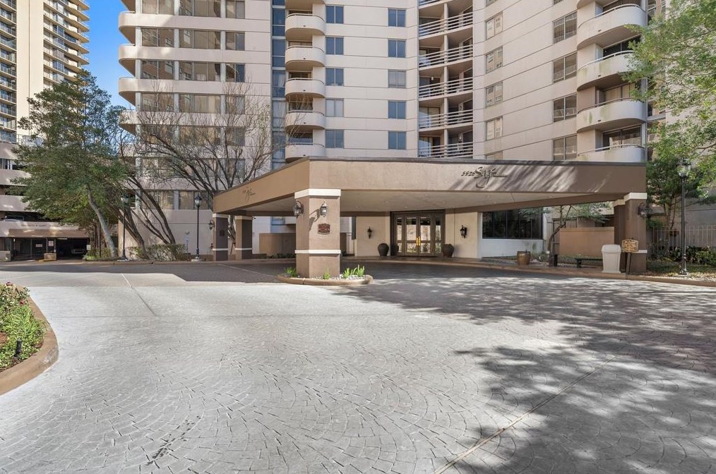 3525 Sage Rd Apt 613, Houston, TX 77056