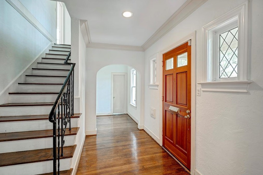 1615 Milford St, Houston, TX 77006-6027