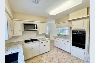 8218 Edgemoor Drive, Houston, TX 77036 - Photo 12