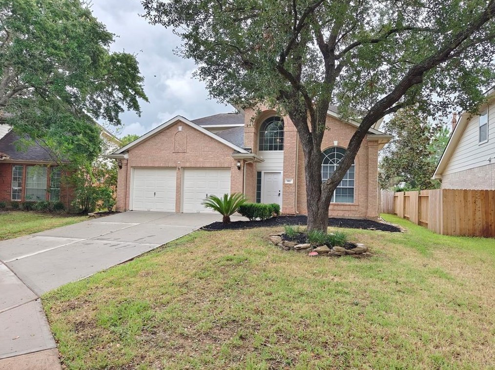 811 Featherbrook Ct, Sugar Land, TX 77479