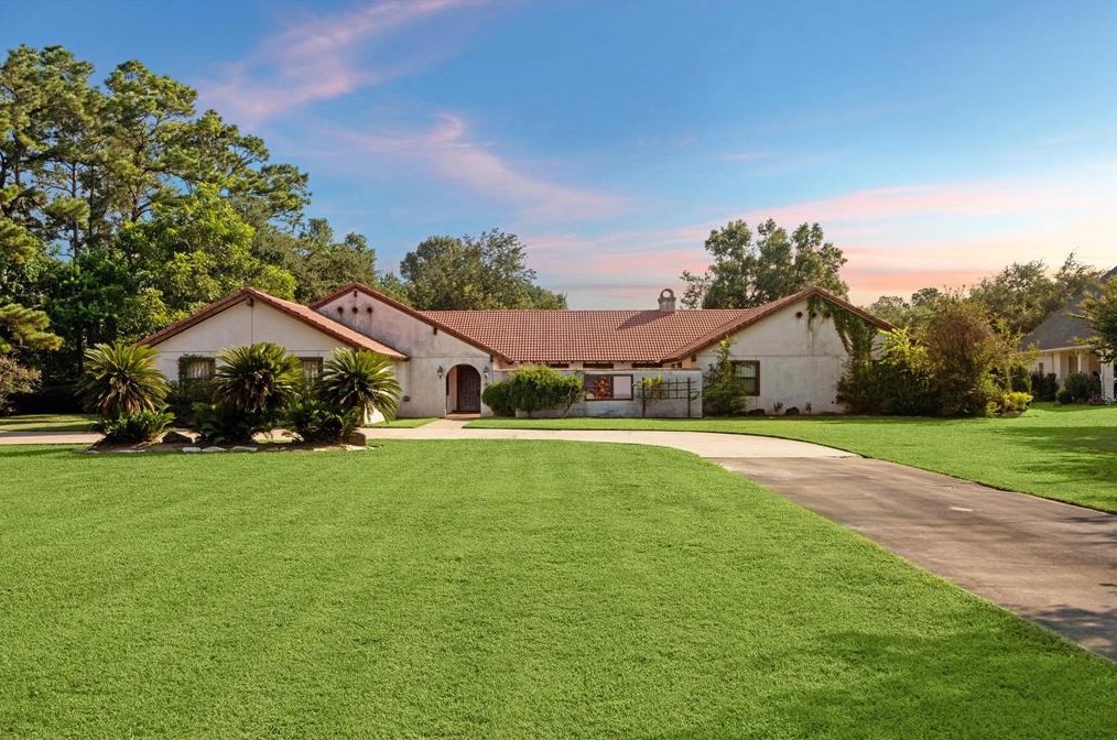 1802 Taylor Ln, Pearland, TX 77581-5742