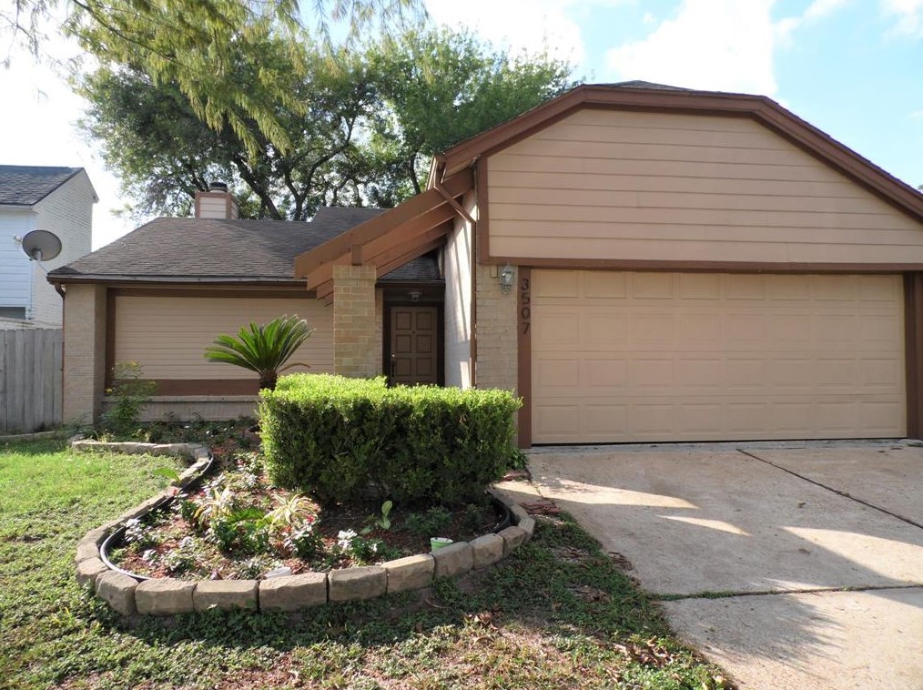3507 Echo Grove Ln, Houston, TX 77043