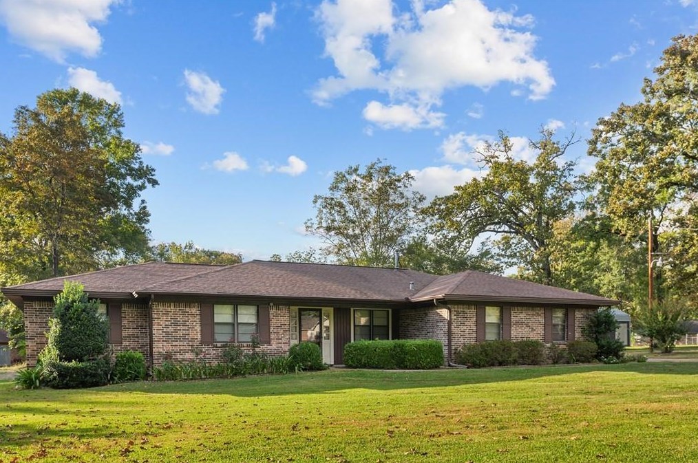 2208 Fuller Springs Dr, Lufkin, TX 75901