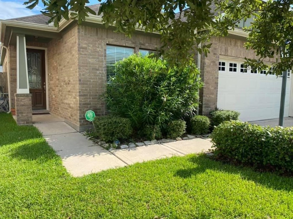17131 Deaton Mill Dr, Houston, TX 77095-5530