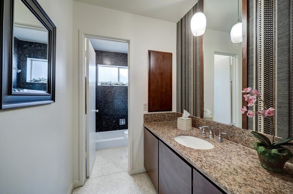 12434 Huntingwick Dr, Houston TX  77024-4906 exterior