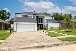 12203 Ashley Cir Dr E, Houston, TX 77071 - Photo 2