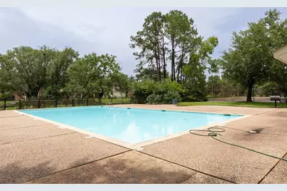 12203 Ashley Circle Drive E, Houston, TX 77071 - Photo 10