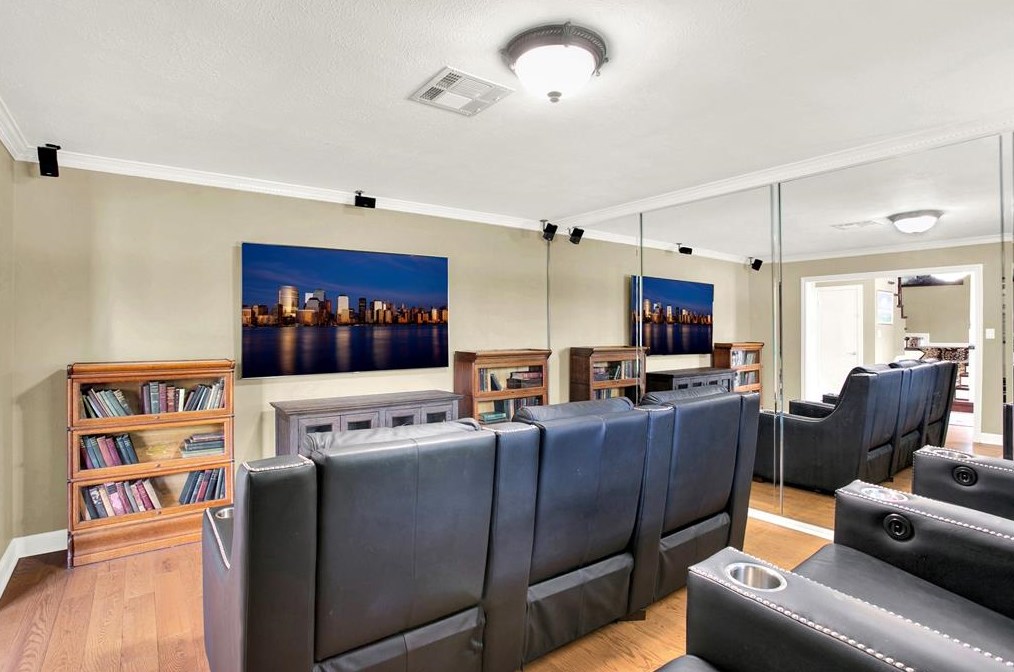 18507 Prince William Ln, Houston TX  77058-4222 exterior
