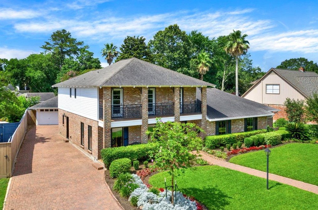 18507 Prince William Ln, Houston, TX 77058-4222