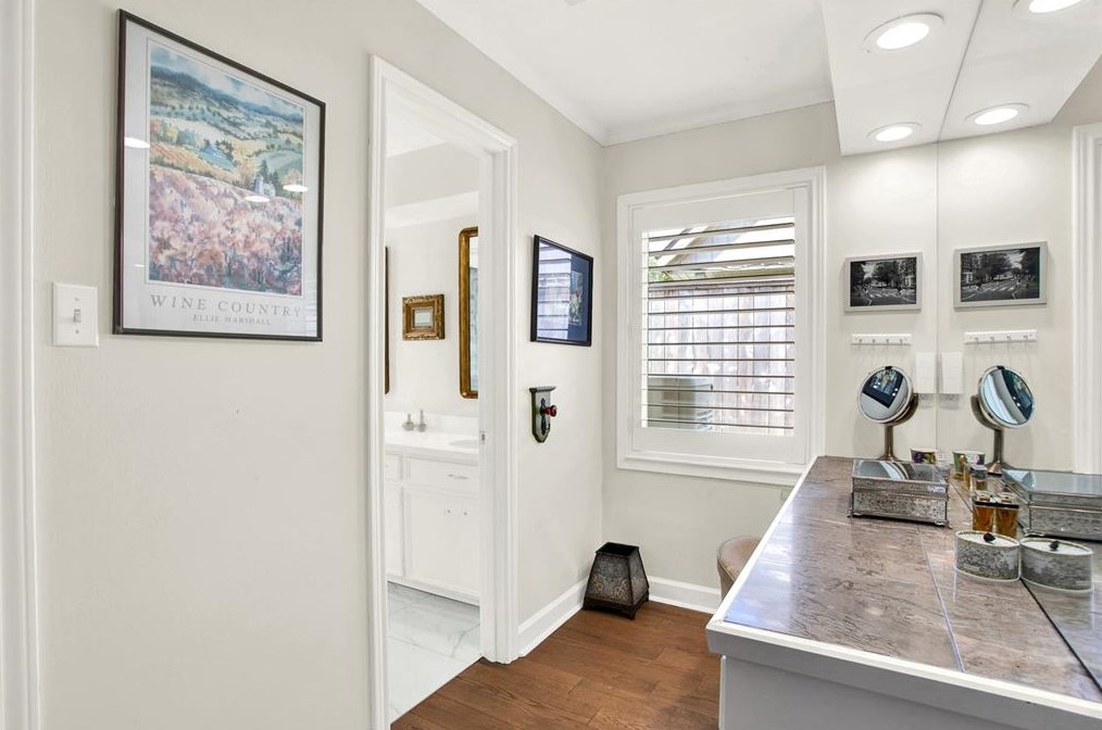 18507 Prince William Ln, Houston TX  77058-4222 exterior