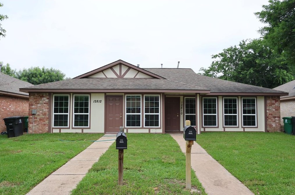 12810 Shannon Hills Dr, Houston, TX 77099