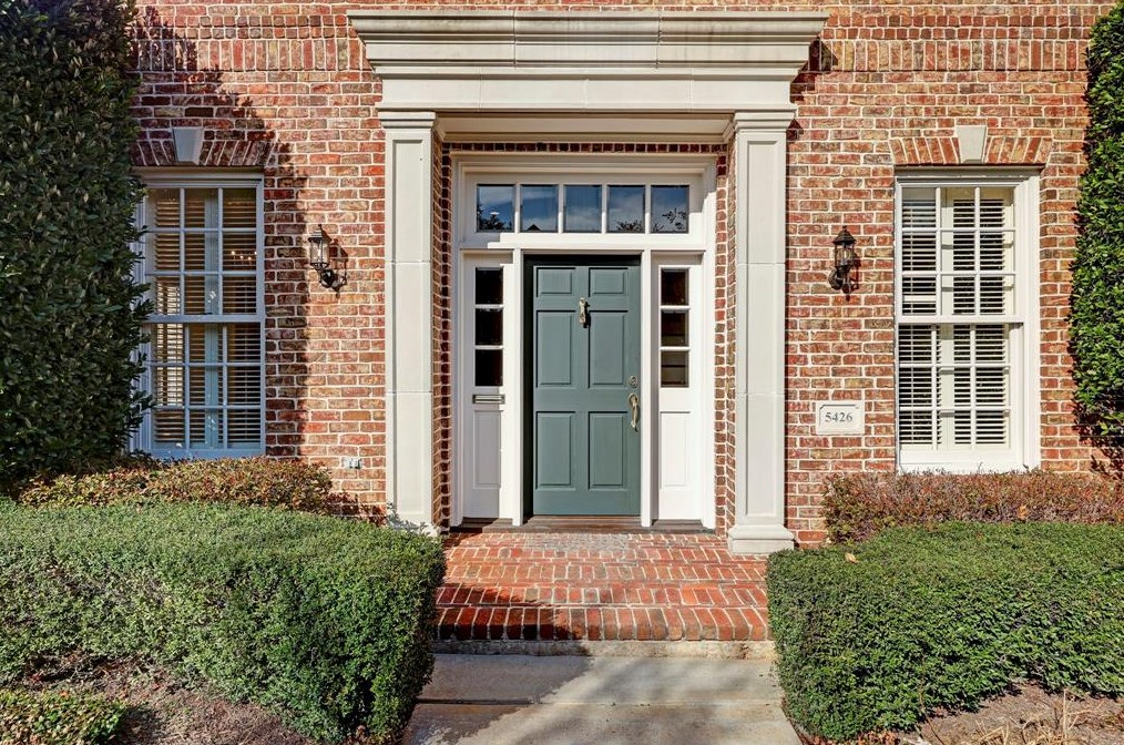5426 Fairdale Ln, Houston TX  77056-6607 exterior