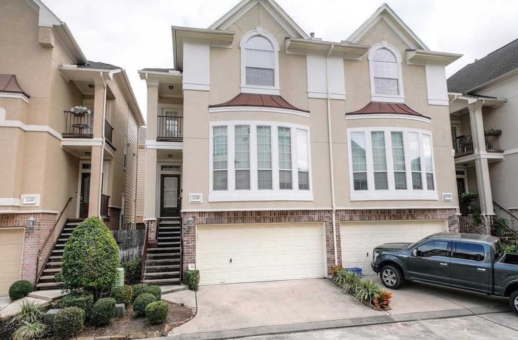 2126 Stacy Knl, Houston, TX 77008-3492